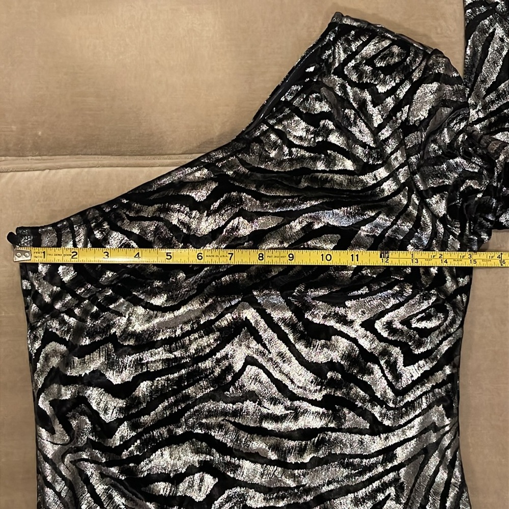 AllSaints Deri Zebra Black and Silver One Shoulder Dress Size 6 New NWT - Picture 10 of 11